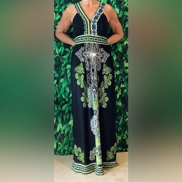 Cocomo Dresses & Skirts - 🌿 Boho V-Neck Maxi Dress – Black, Green & White Print – Size Small